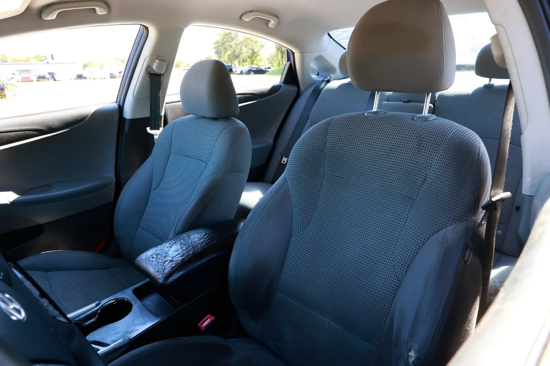 2012 Hyundai Sonata - Image 6 of 12
