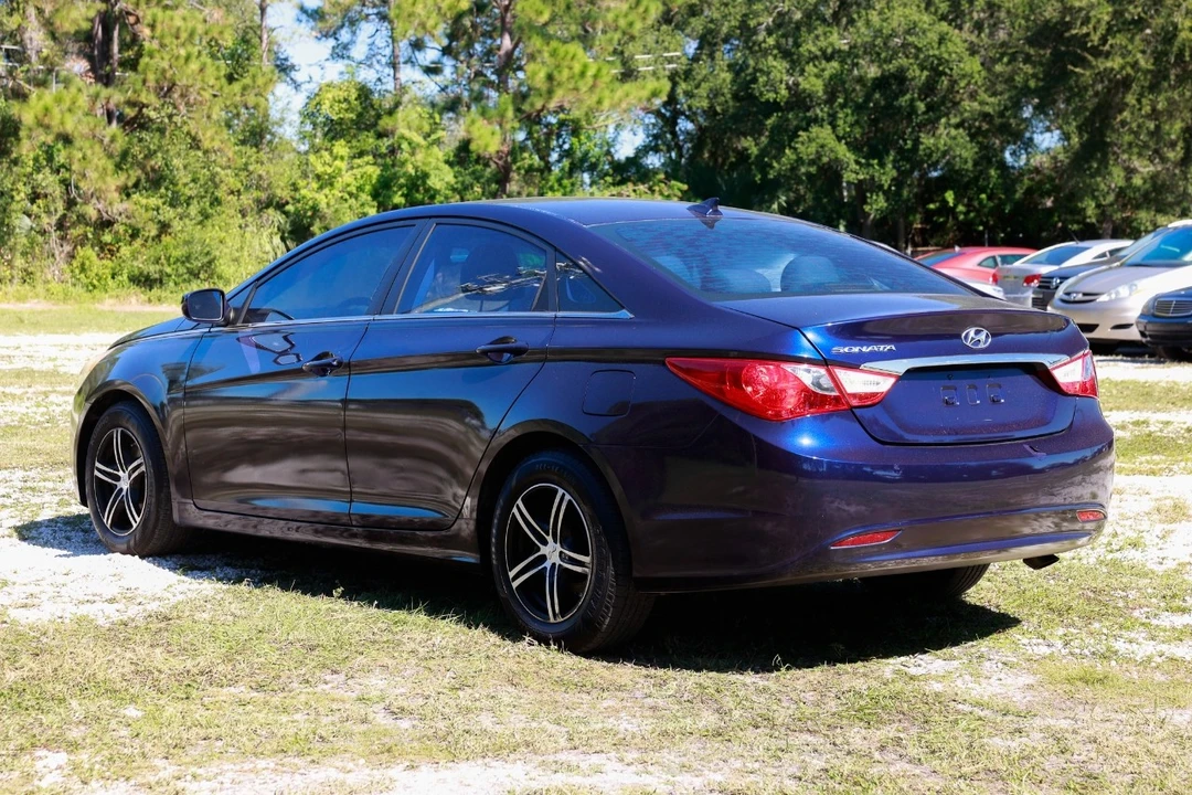 2012 Hyundai Sonata - Image 5 of 12