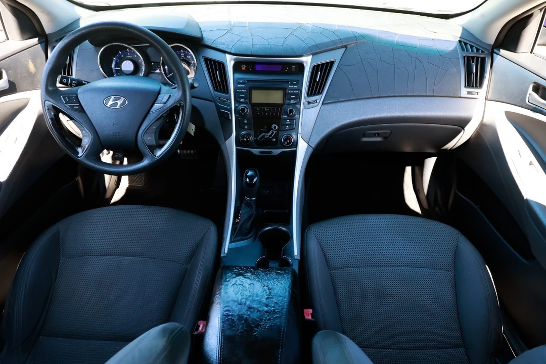 2012 Hyundai Sonata - Image 2 of 12