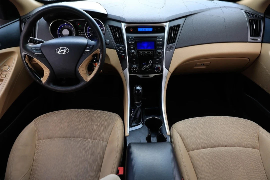 2012 Hyundai Sonata - Image 2 of 12