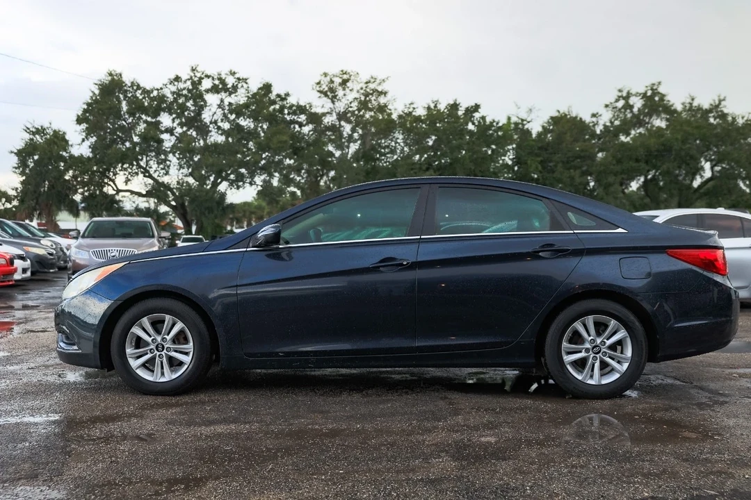 2012 Hyundai Sonata - Image 3 of 12