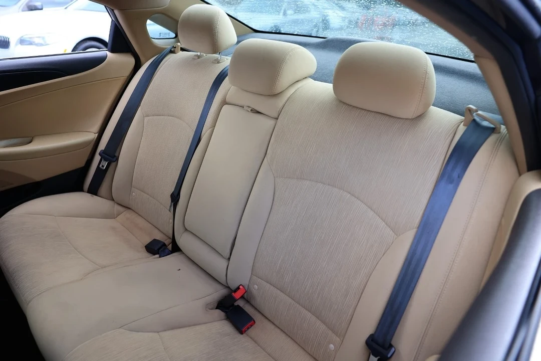 2012 Hyundai Sonata - Image 10 of 12