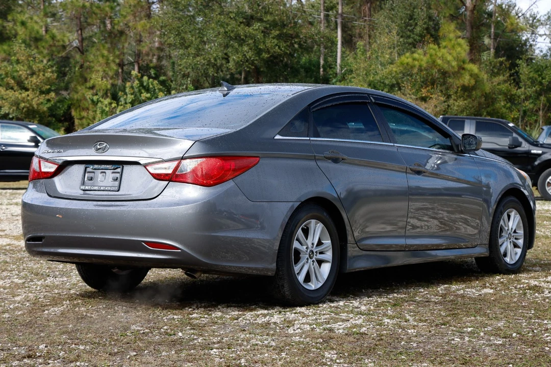 2012 Hyundai Sonata - Image 11 of 12