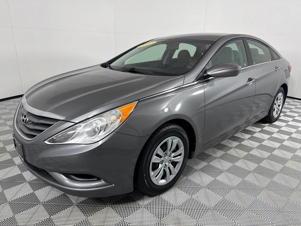 2012 Hyundai Sonata - Image 8 of 12
