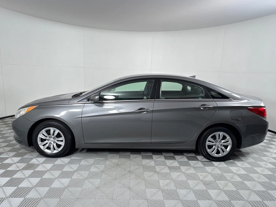 2012 Hyundai Sonata - Image 7 of 12