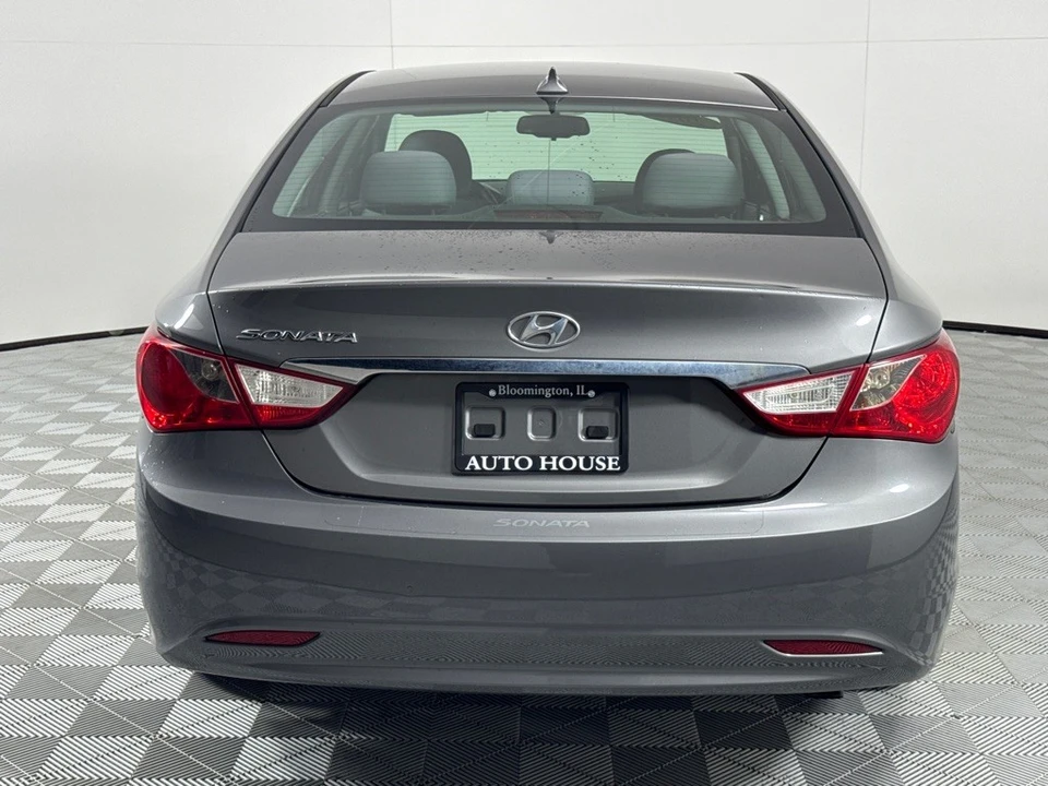 2012 Hyundai Sonata - Image 6 of 12