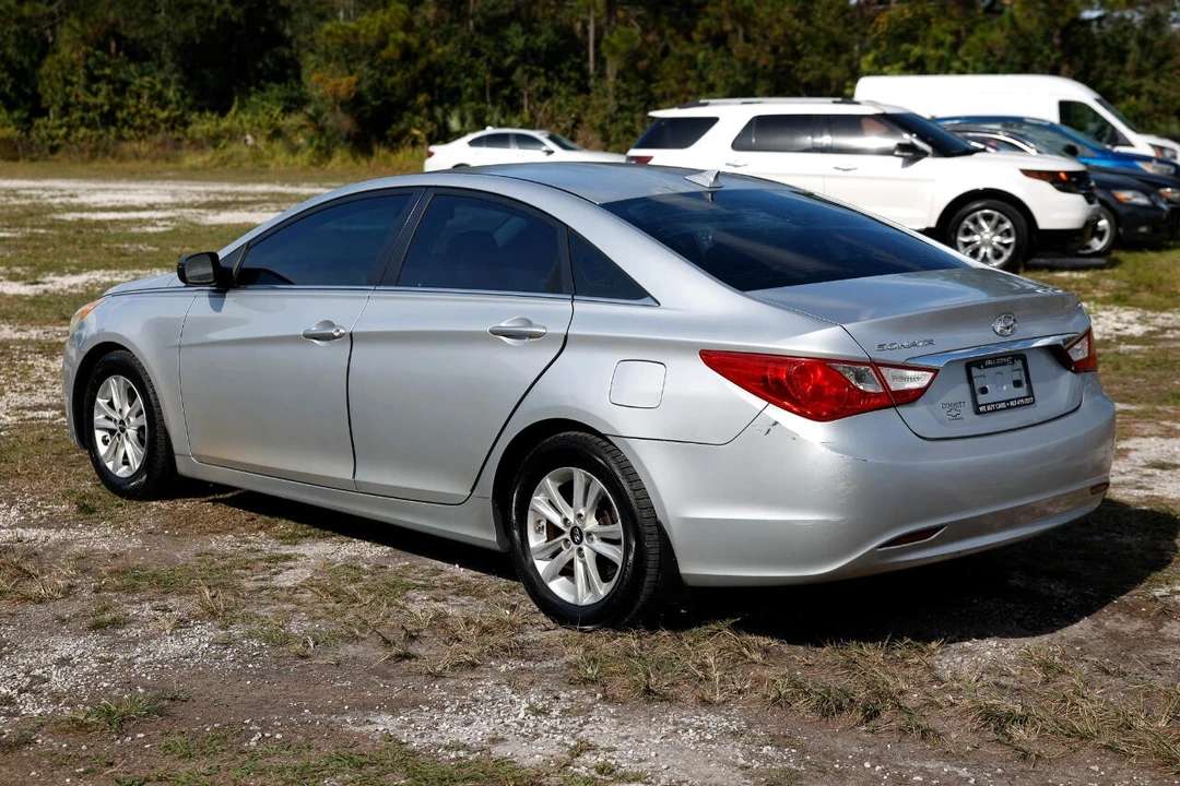 2012 Hyundai Sonata - Image 5 of 12