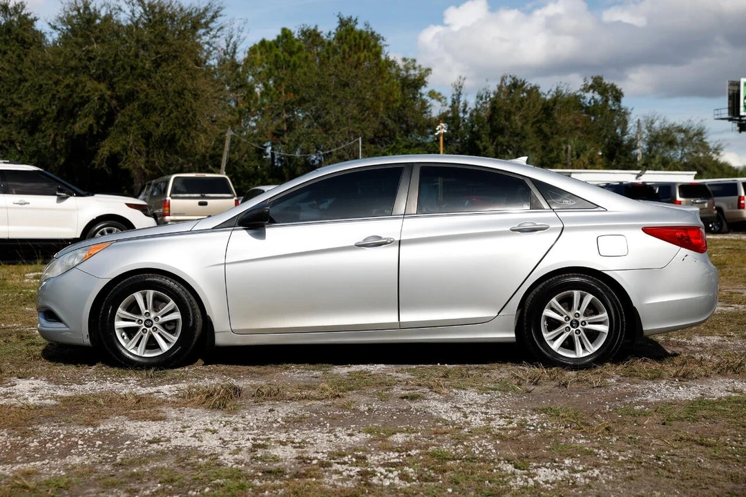 2012 Hyundai Sonata - Image 3 of 12