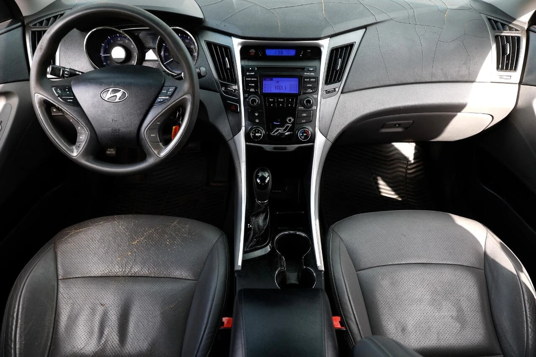 2012 Hyundai Sonata - Image 2 of 12