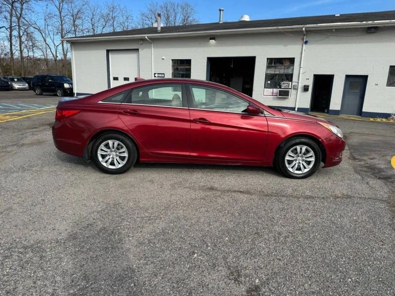 2012 Hyundai Sonata - Image 10 of 12