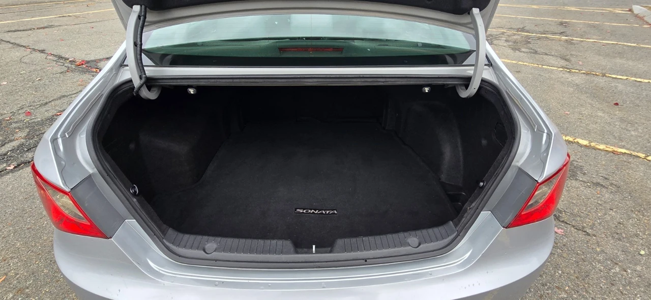 2012 Hyundai Sonata - Image 18 of 18