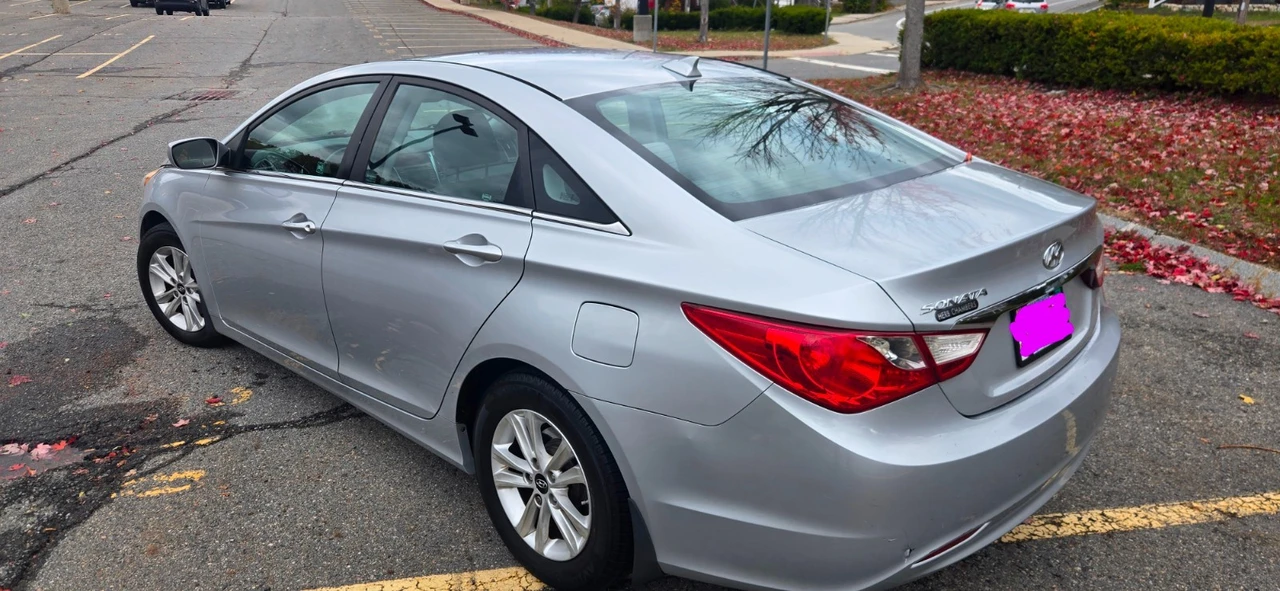 2012 Hyundai Sonata - Image 4 of 18
