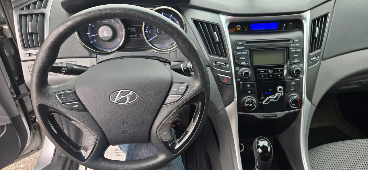 2012 Hyundai Sonata - Image 15 of 18