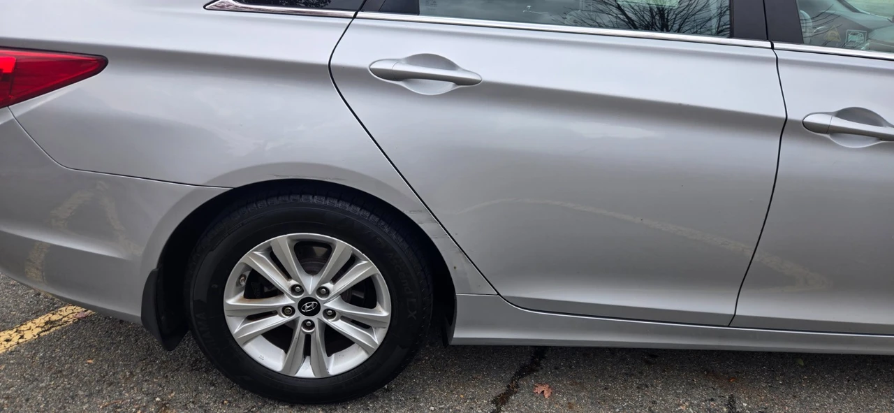 2012 Hyundai Sonata - Image 6 of 18