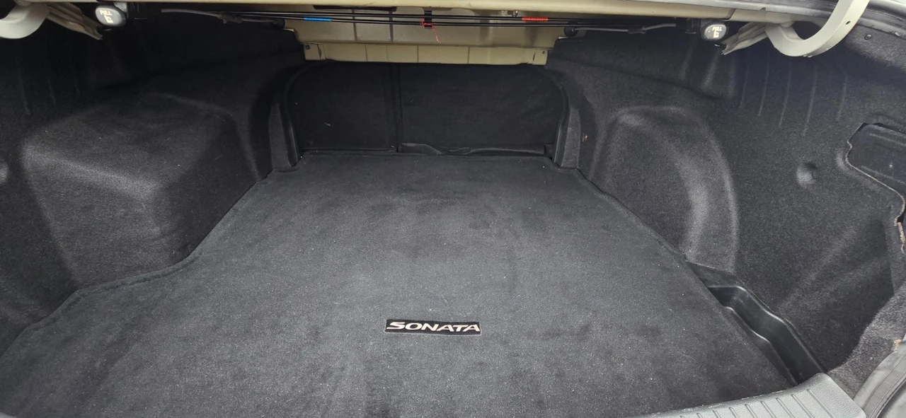2012 Hyundai Sonata - Image 17 of 18