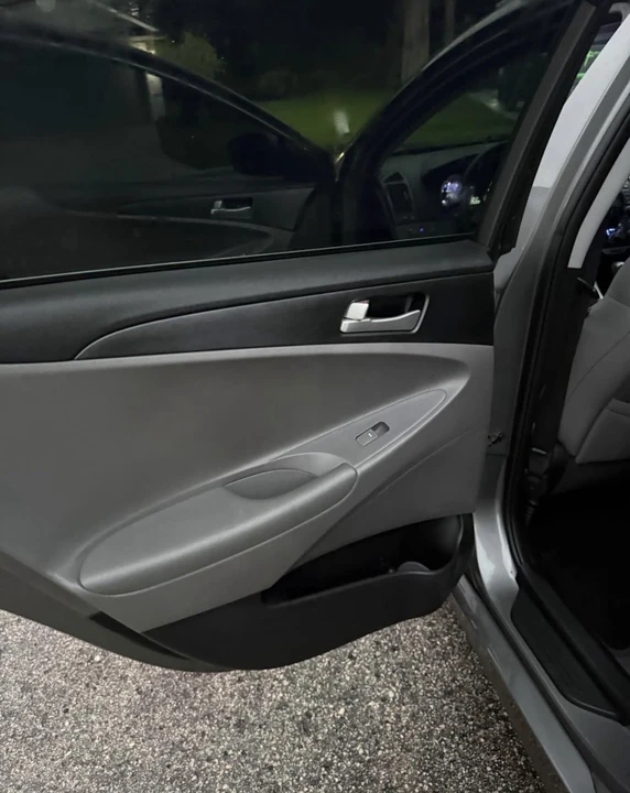 2012 Hyundai Sonata - Image 10 of 17