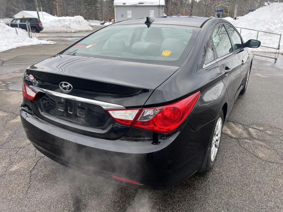2012 Hyundai Sonata - Image 8 of 12