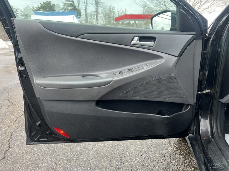 2012 Hyundai Sonata - Image 12 of 12
