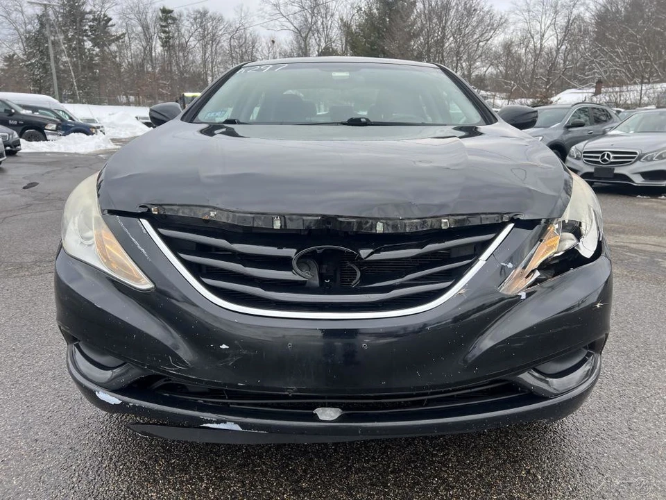 2012 Hyundai Sonata - Image 10 of 12