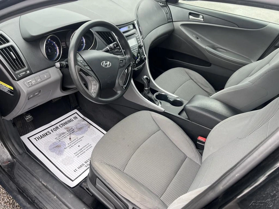 2012 Hyundai Sonata - Image 6 of 12