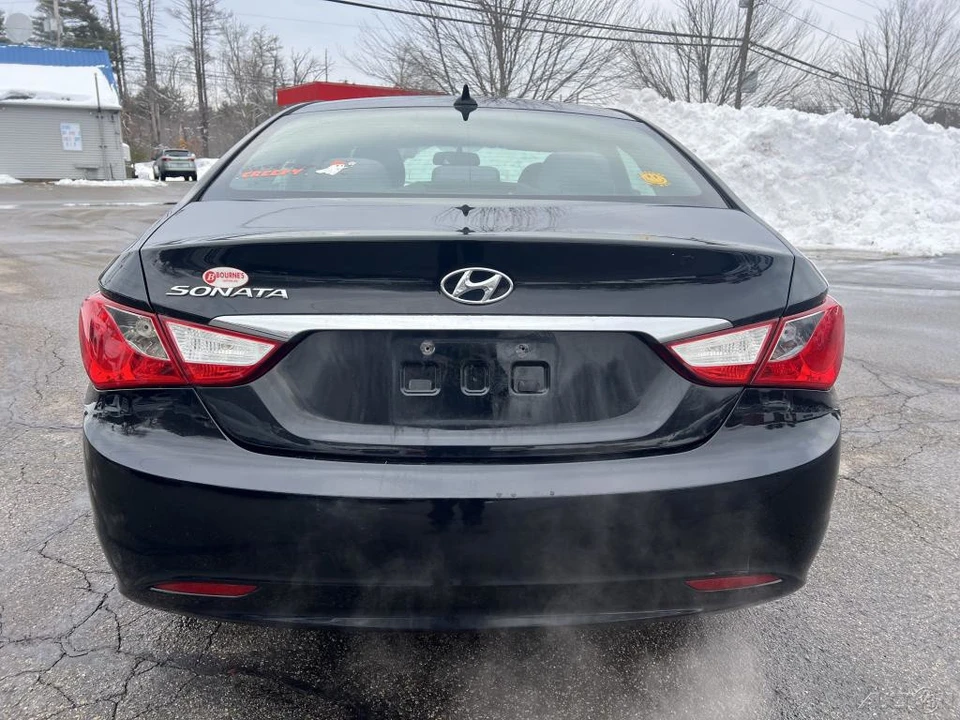 2012 Hyundai Sonata - Image 4 of 12