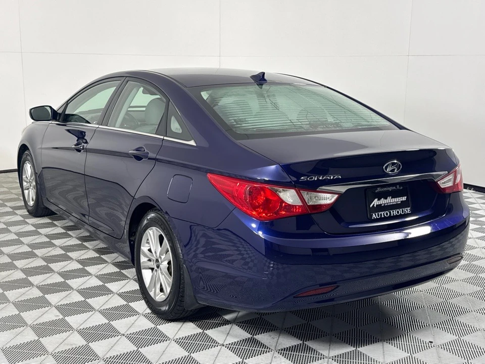 2012 Hyundai Sonata - Image 7 of 12