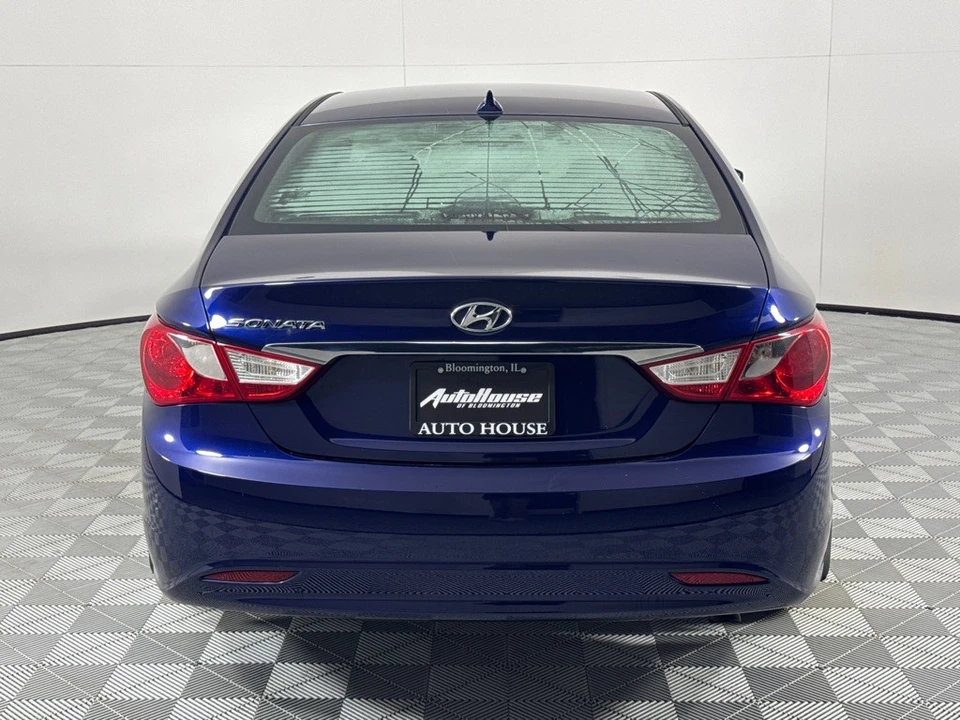 2012 Hyundai Sonata - Image 6 of 12