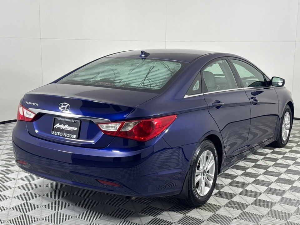 2012 Hyundai Sonata - Image 5 of 12