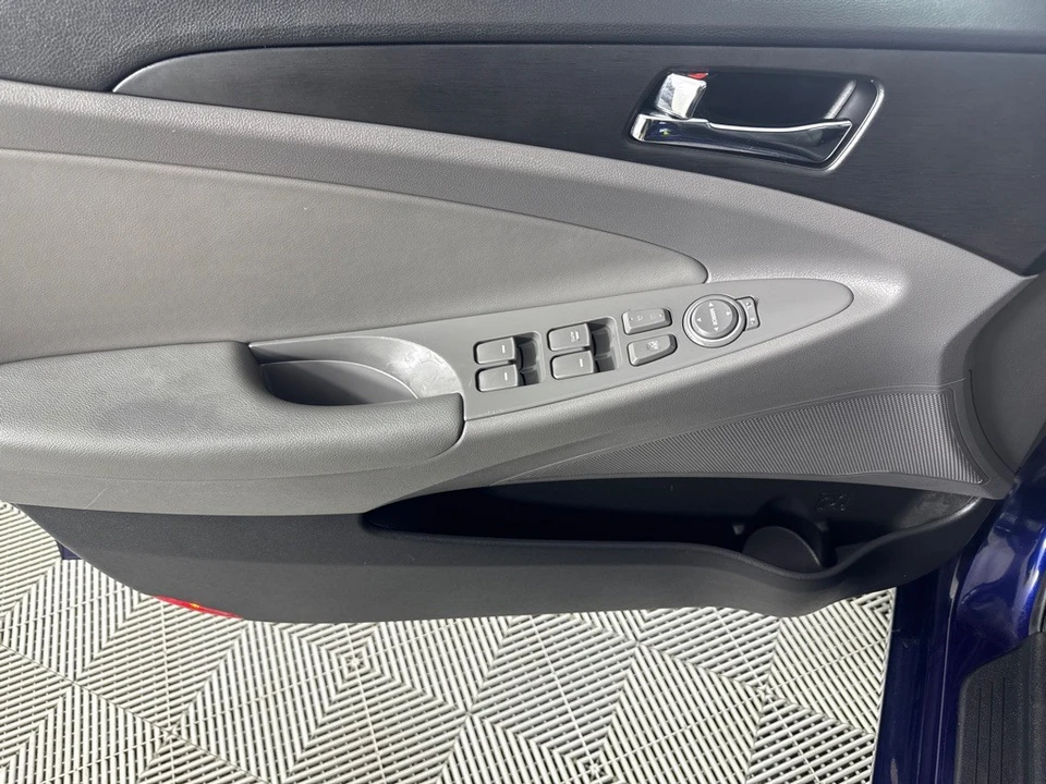 2012 Hyundai Sonata - Image 12 of 12