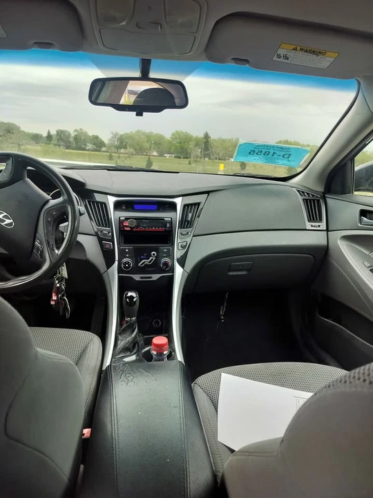 2012 Hyundai Sonata - Image 5 of 9