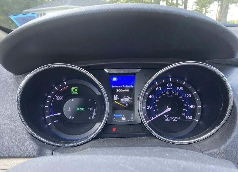 2012 Hyundai Sonata - Image 11 of 20