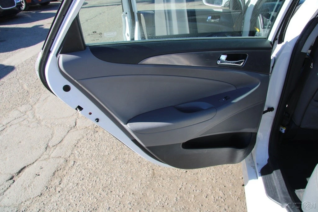 2012 Hyundai Sonata - Image 18 of 21