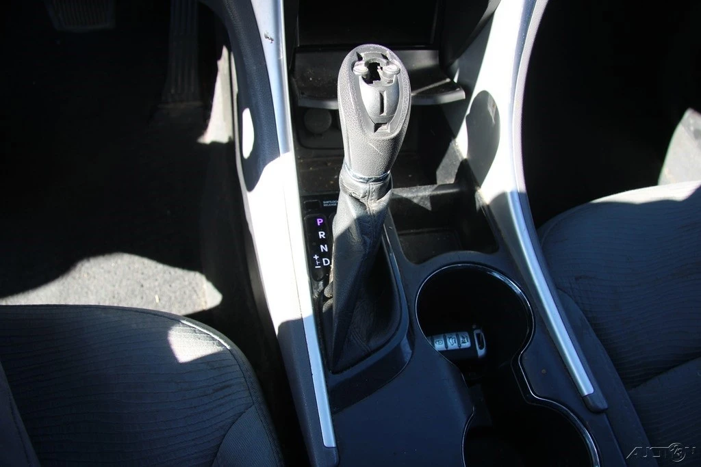 2012 Hyundai Sonata - Image 17 of 21