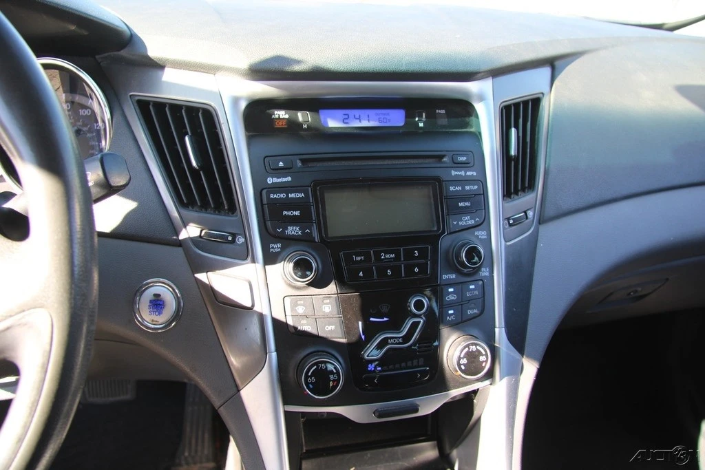 2012 Hyundai Sonata - Image 16 of 21