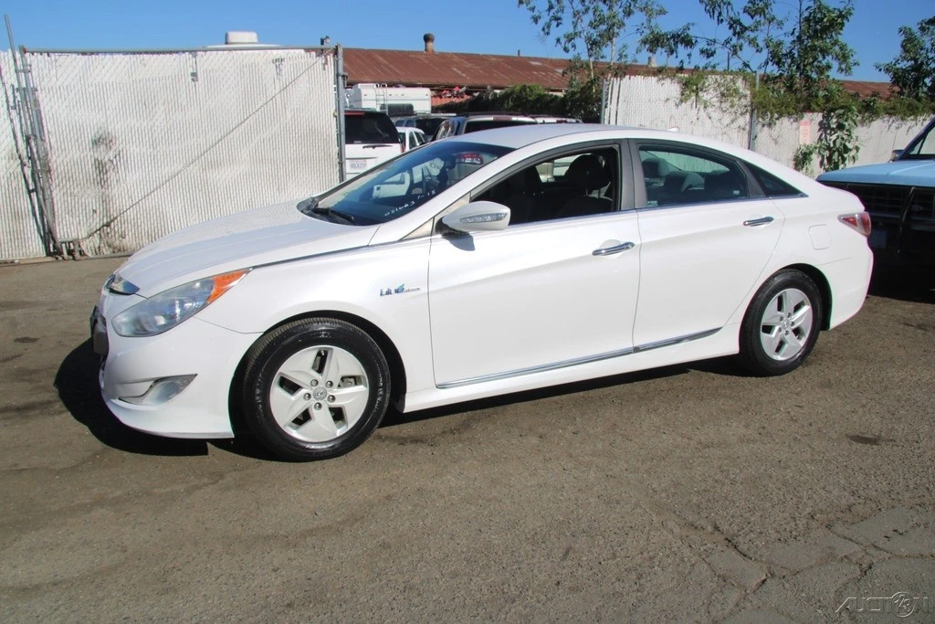 2012 Hyundai Sonata - Image 2 of 21
