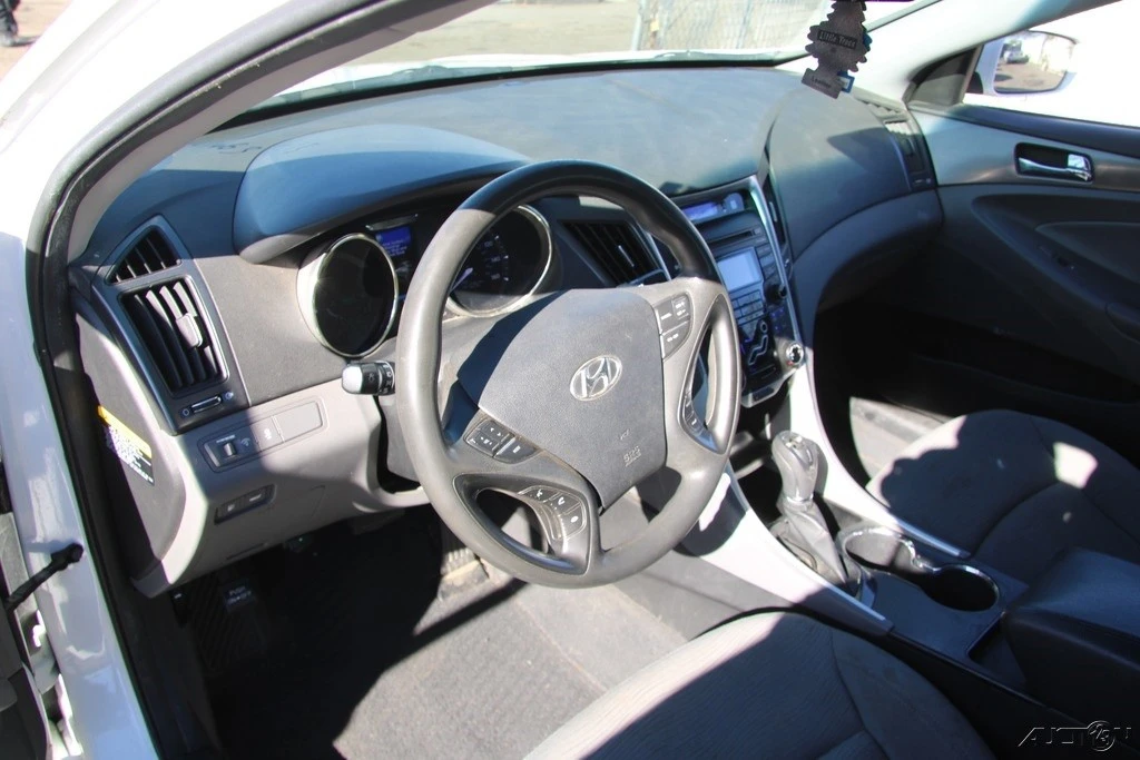2012 Hyundai Sonata - Image 12 of 21