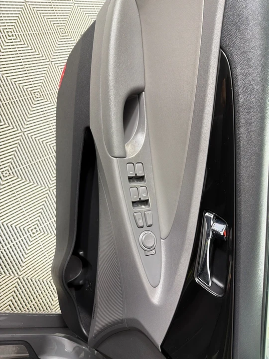 2012 Hyundai Sonata - Image 11 of 12