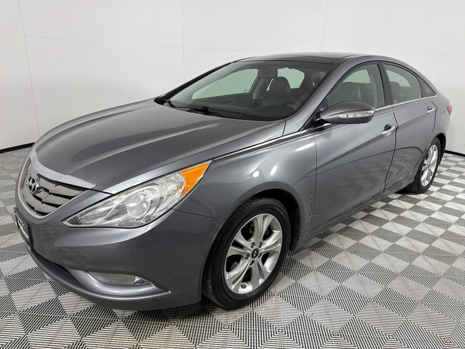 2012 Hyundai Sonata - Image 9 of 12