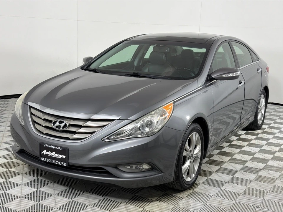 2012 Hyundai Sonata - Image 10 of 12