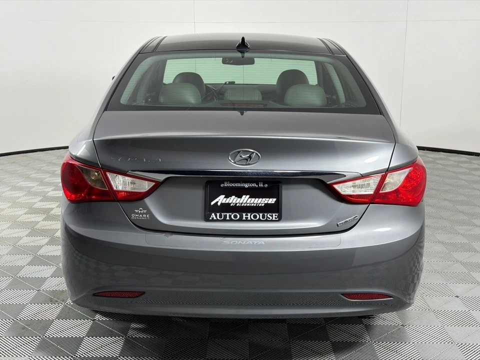 2012 Hyundai Sonata - Image 6 of 12