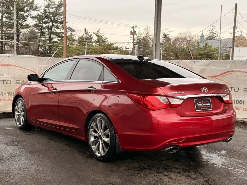 2012 Hyundai Sonata - Image 11 of 12