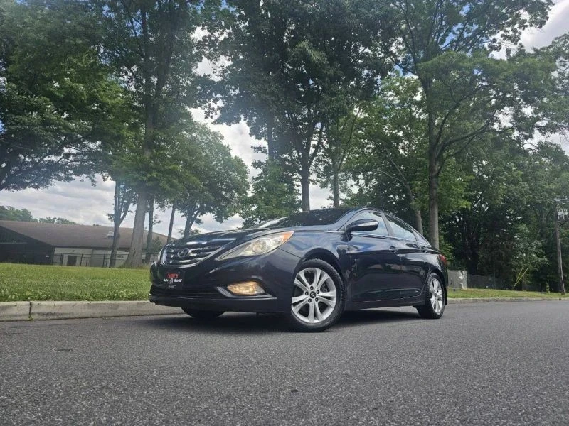 2012 Hyundai Sonata - Image 2 of 12