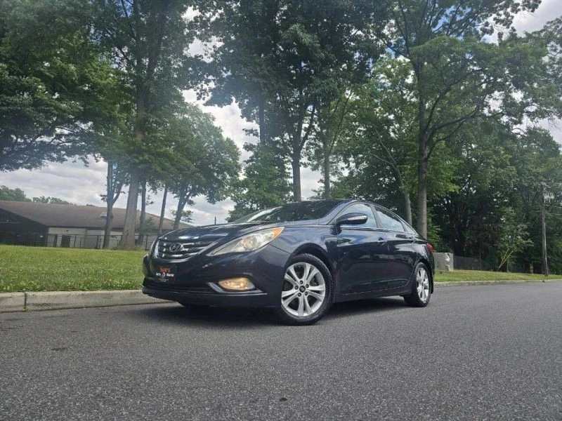 2012 Hyundai Sonata - Image 4 of 12