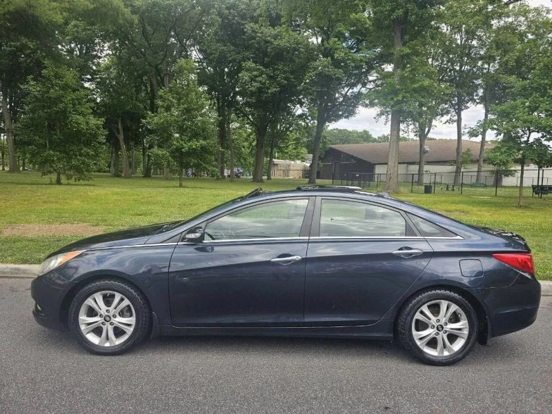2012 Hyundai Sonata - Image 10 of 12