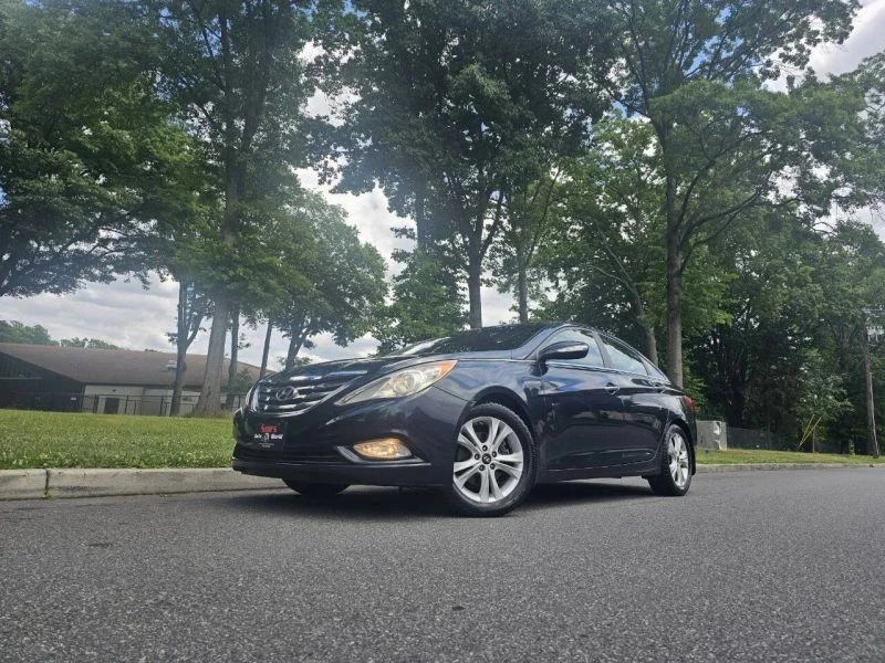 2012 Hyundai Sonata - Image 2 of 12