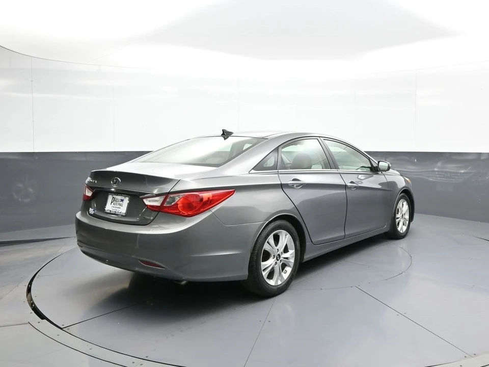 2012 Hyundai Sonata - Image 6 of 12