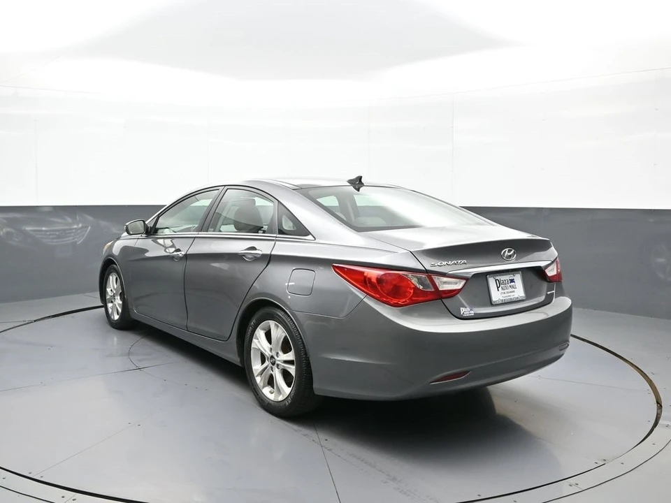 2012 Hyundai Sonata - Image 8 of 12