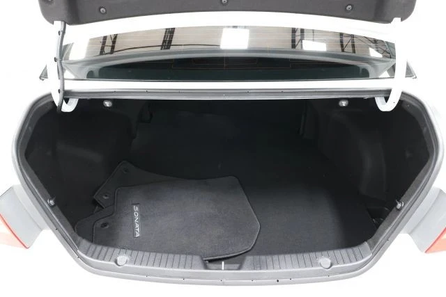 2012 Hyundai Sonata - Image 10 of 12