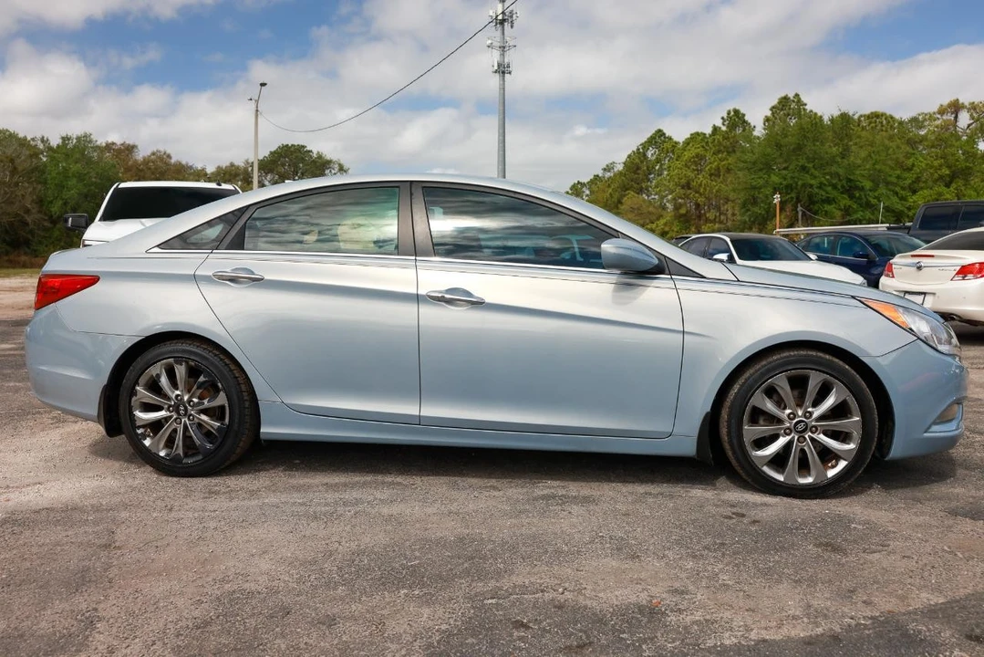 2012 Hyundai Sonata - Image 13 of 21