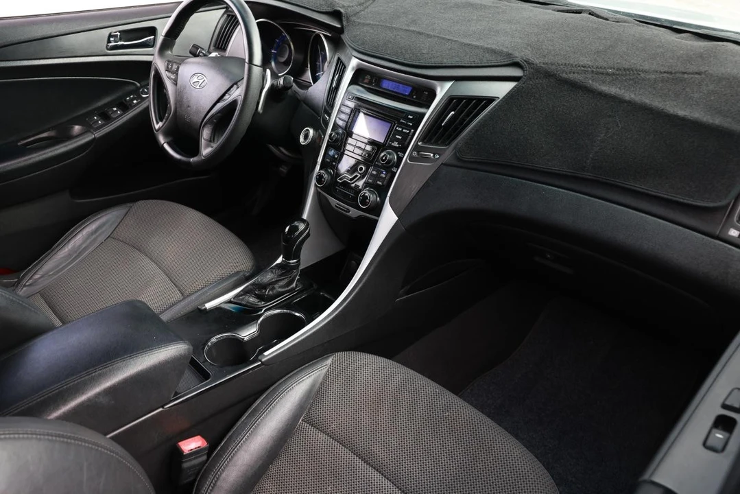2012 Hyundai Sonata - Image 16 of 21